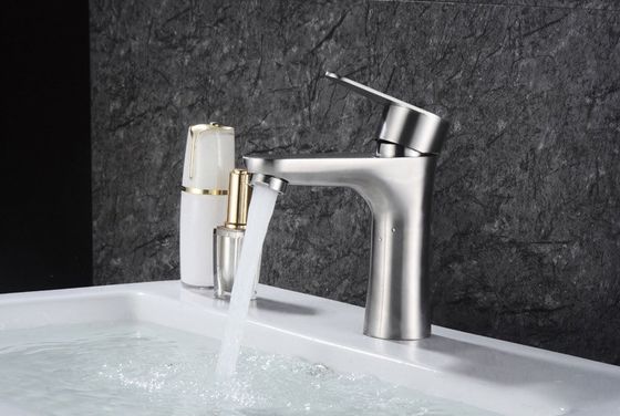 O preservativo do OEM escovou as torneiras de aço do banheiro níquel de superfície