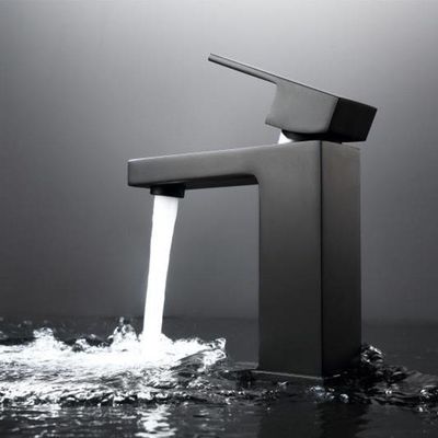 Torneira preto escovado resistente da lavagem do prato da sujeira que galvaniza Matte Black Basin Taps