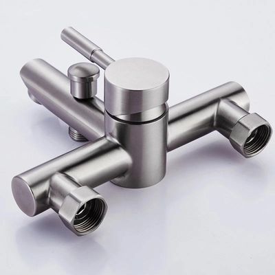 2.2 GPM Montador de parede Garrafa de aço inoxidável para banheiro