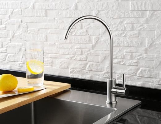 Torneiras de aço inoxidável escovados lustrados da cozinha não fáceis oxidar longa vida