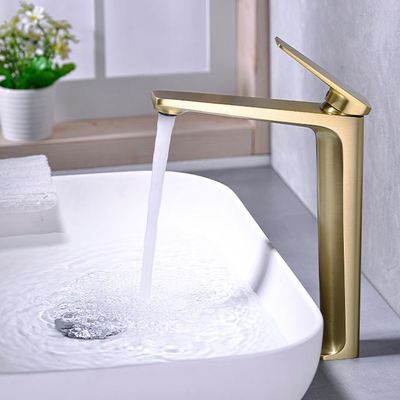 Sem chumbo seguro da sensação meticulosa quente e fria da torneira moderna da bacia de lavagem do ouro