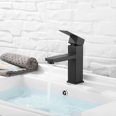 A máquina de lavar louça forte Faucets Easy To da resistência de corrosão ISO9001 limpa